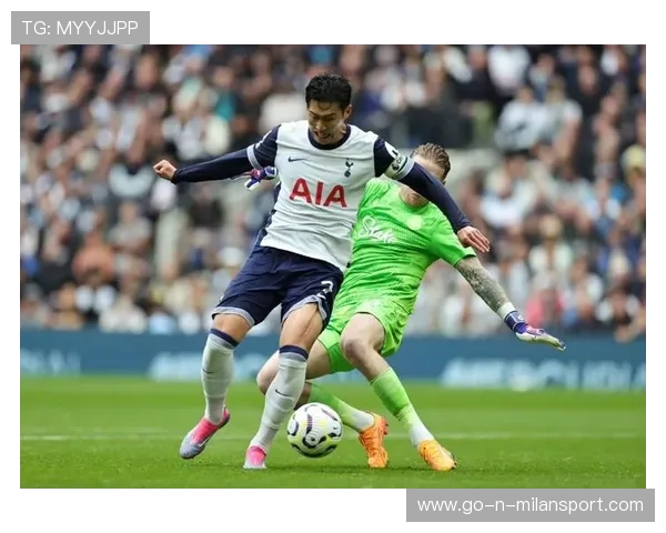 托特纳姆热刺—孙兴慜高速插上头球得分